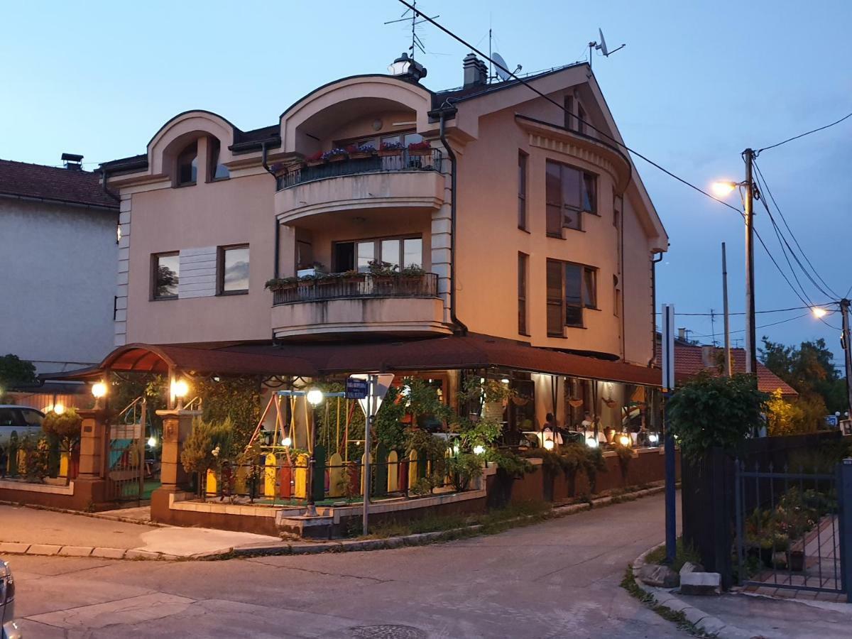 Green And Blue Apartments Banja Luka Exterior foto